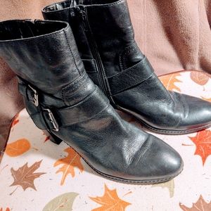 Anne Klein Black Leather boots